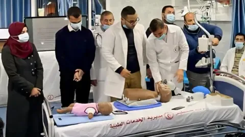 Pioneering Group of Scholars Relocated from Gaza to Undertake Studies in the Britain