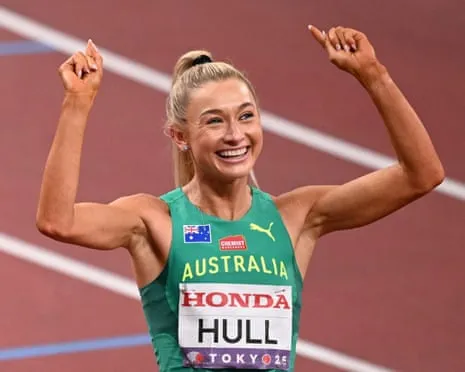 Aussie Hull Embraces Fresh Start, Advances to World Championship Decider