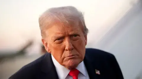 Trump and Xi Jinping Prepare to Meet in the Republic of Korea as the Social Media Platform Agreement Receives Approval
