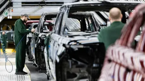 JLR Vendor Network Workers Reportedly Told to Apply for Universal Credit, Labor Group Claims